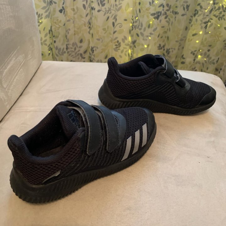 Кроссовки Adidas