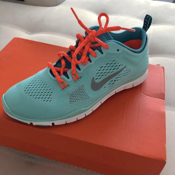 Кроссовки Nike