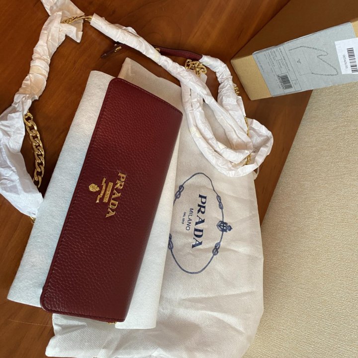 Клатч Prada
