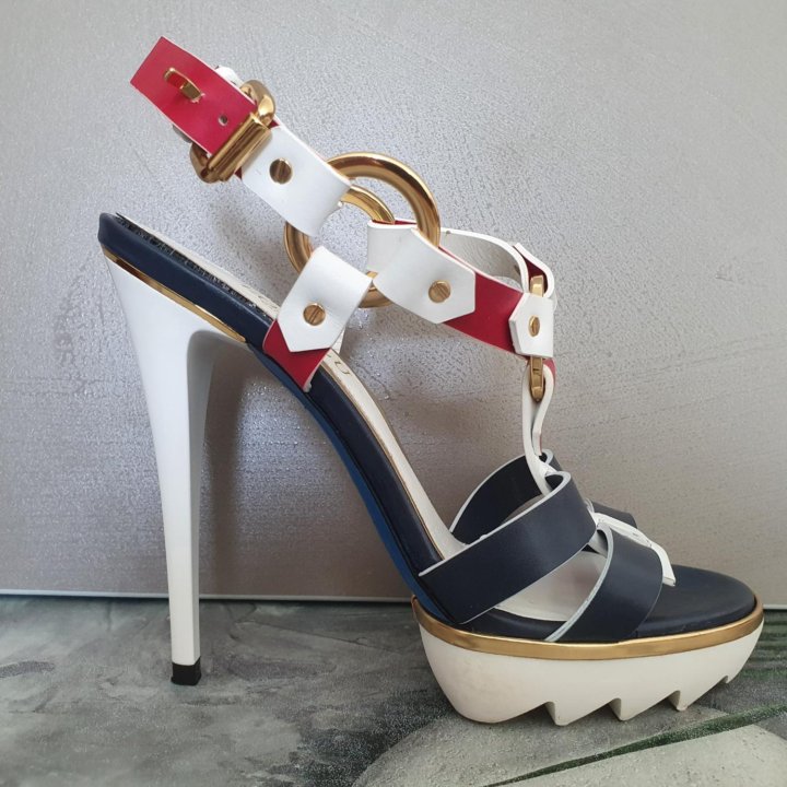 Босоножки Loriblu