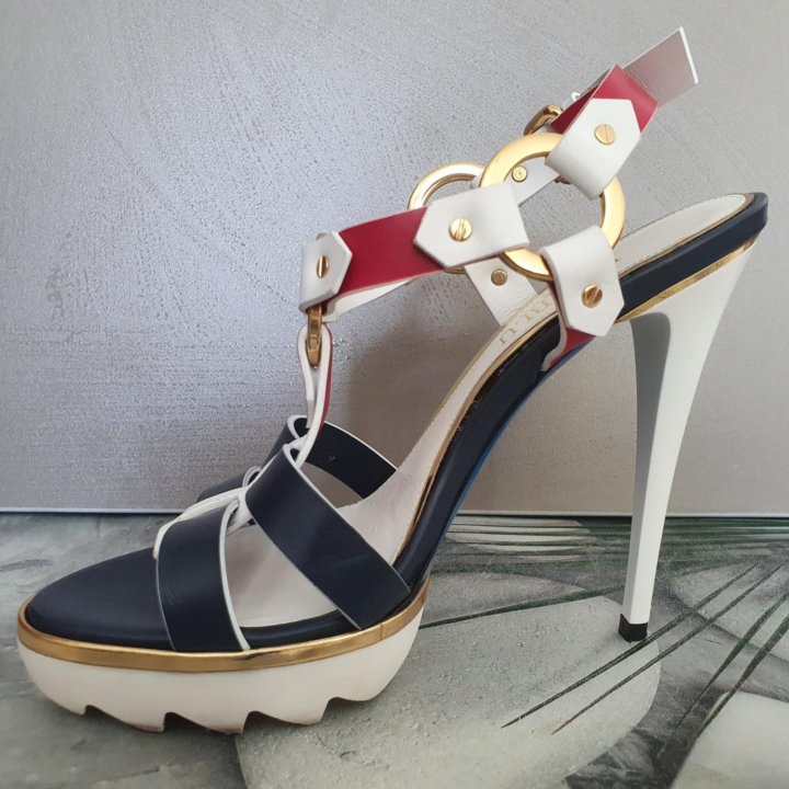 Босоножки Loriblu