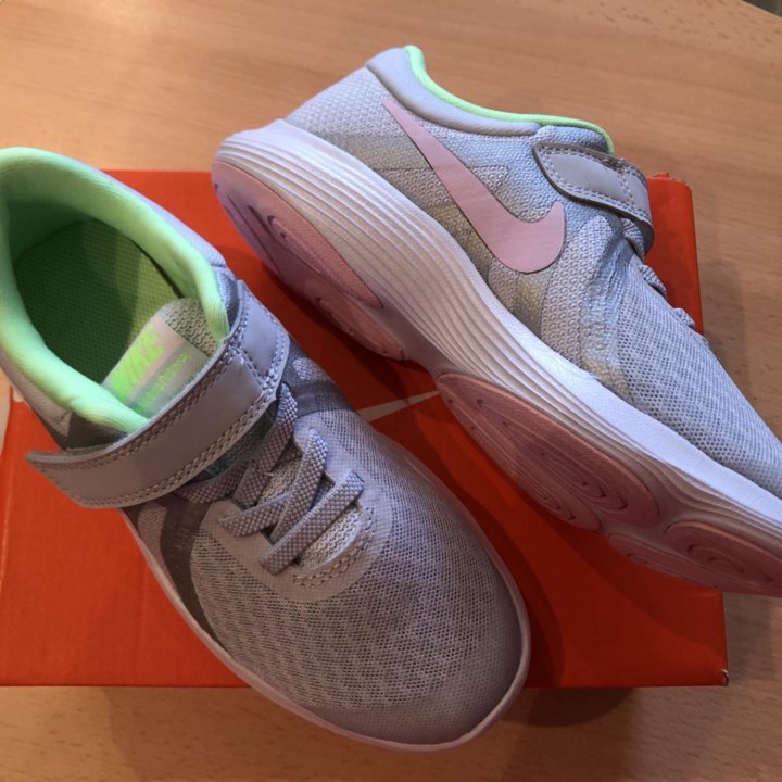 Новые Кроссовки Nike C12 р.28-29