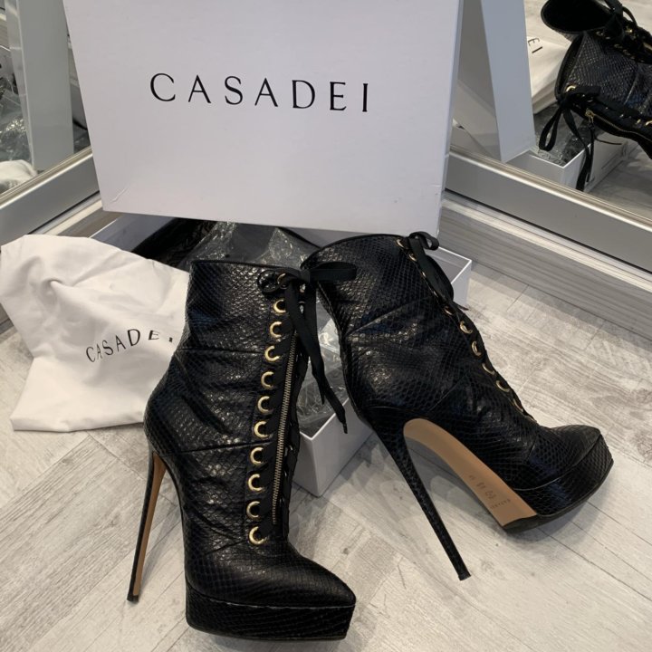 Ботильоны Casadei
