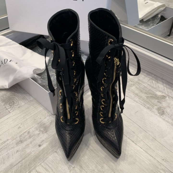 Ботильоны Casadei