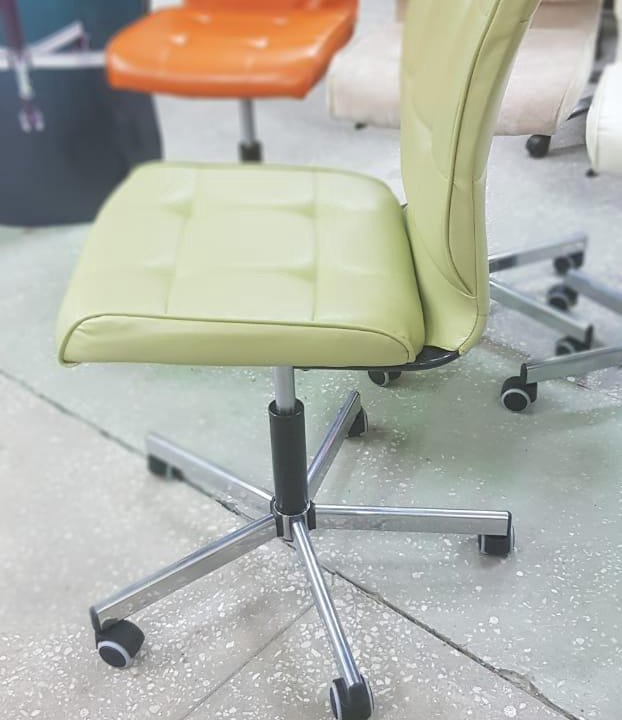 Офисное кресло стул мастера кожзам