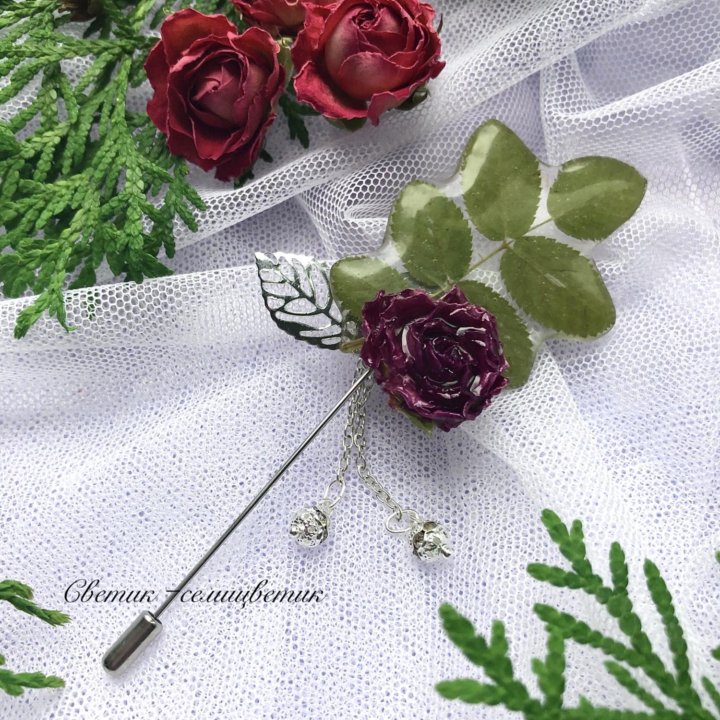 Брошь с розой