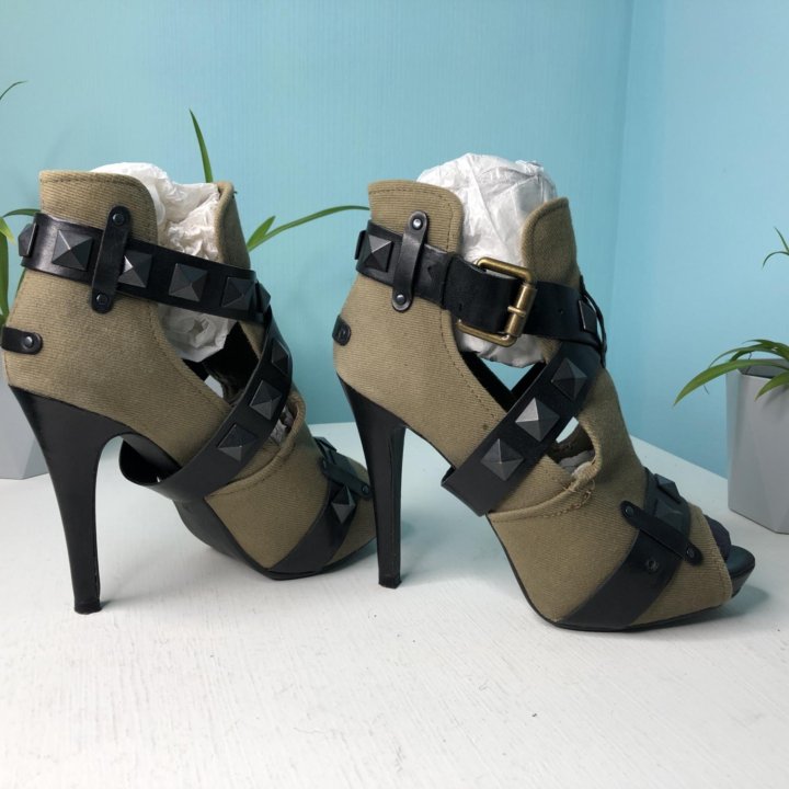 Босоножки Ash