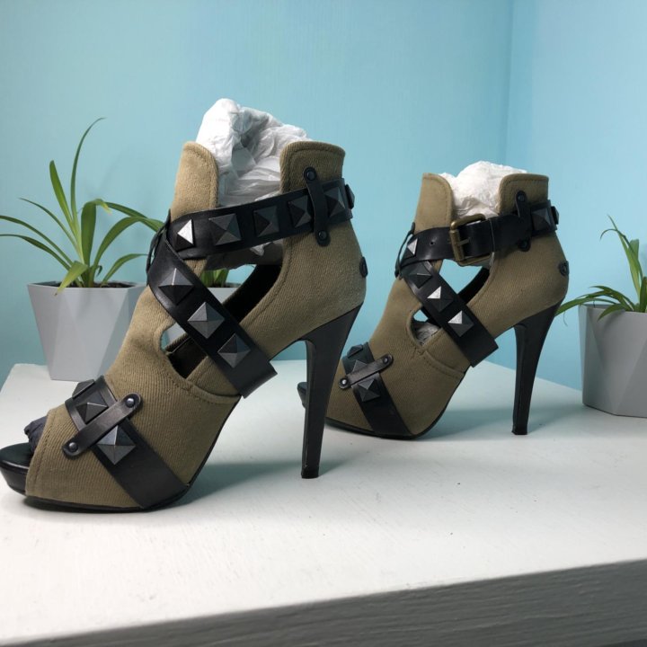 Босоножки Ash