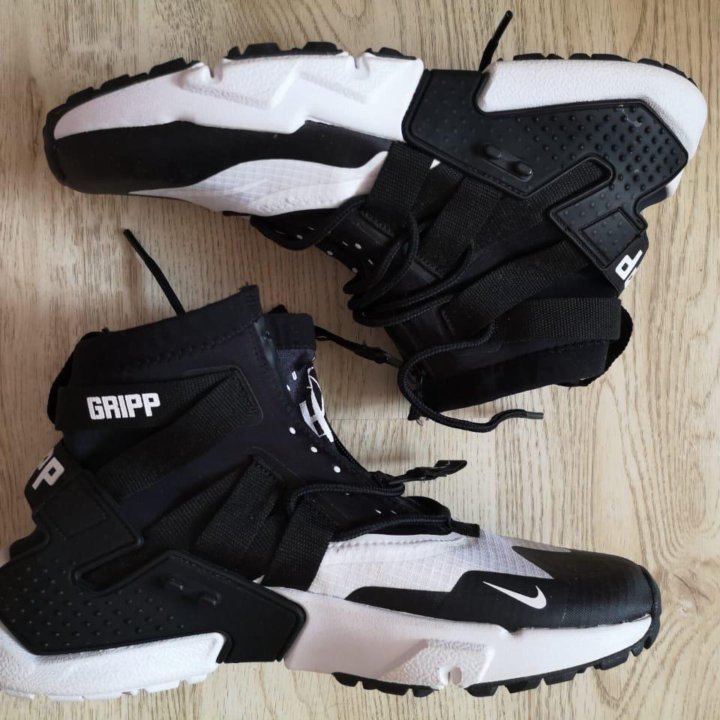 Новые кроссовки Nike Air Huarache GRIPP 45 размер