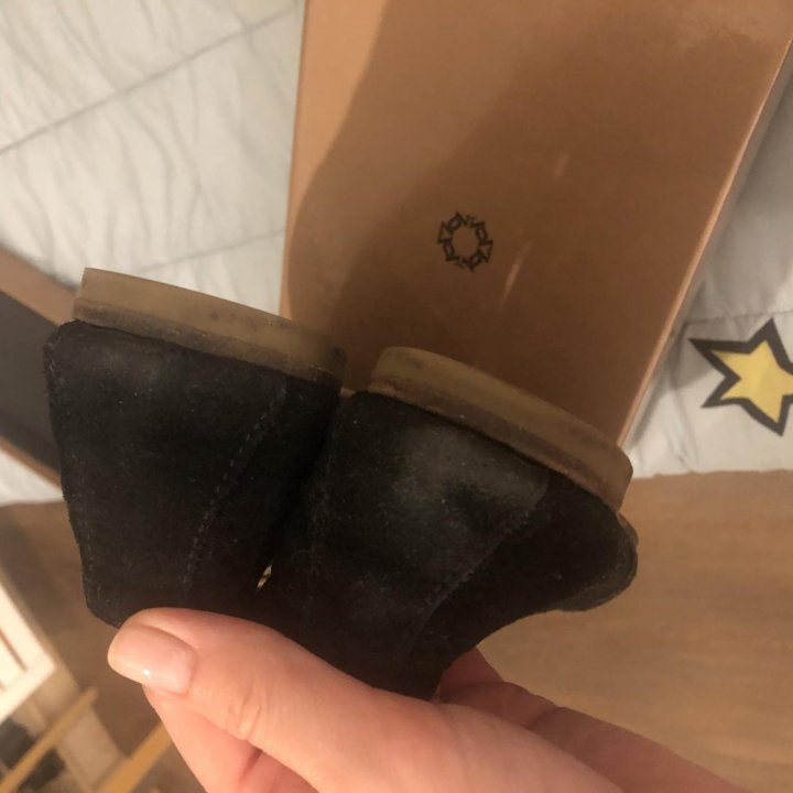 Женские ботинки