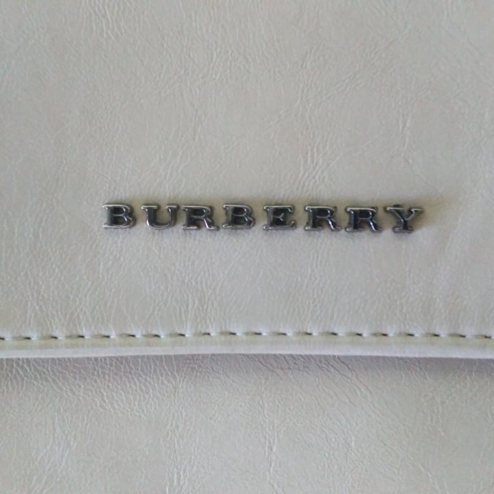 Новая Сумочка бежевая- BURBERRY Размер 26х19 см