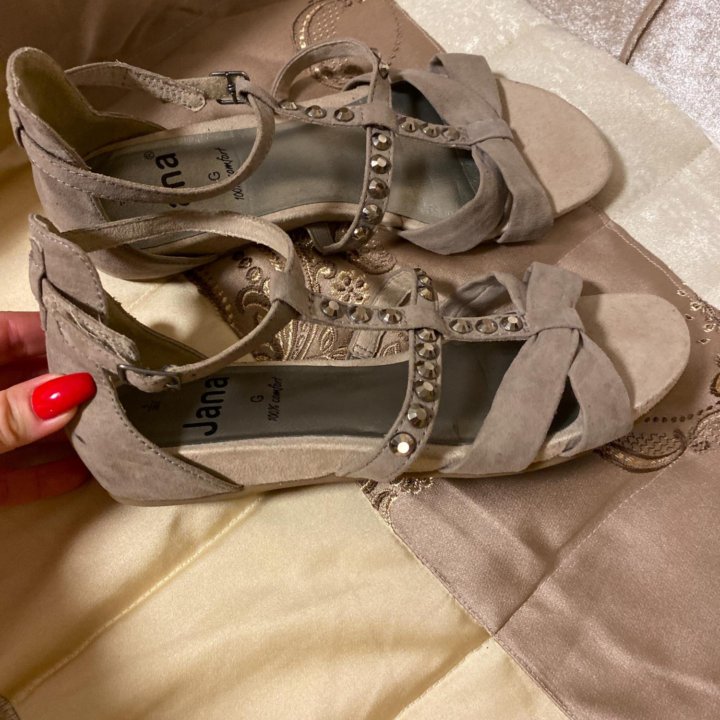 Босоножки Jana