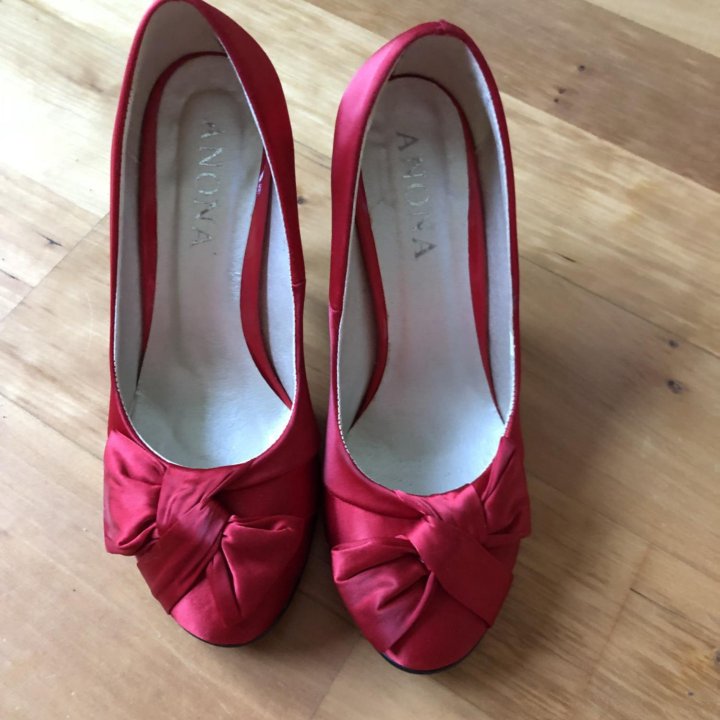 Туфли красные