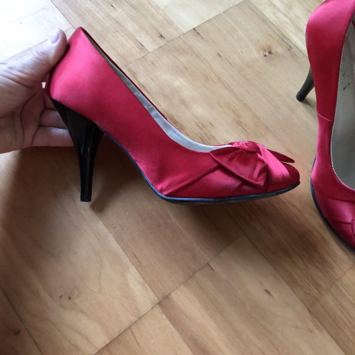 Туфли красные