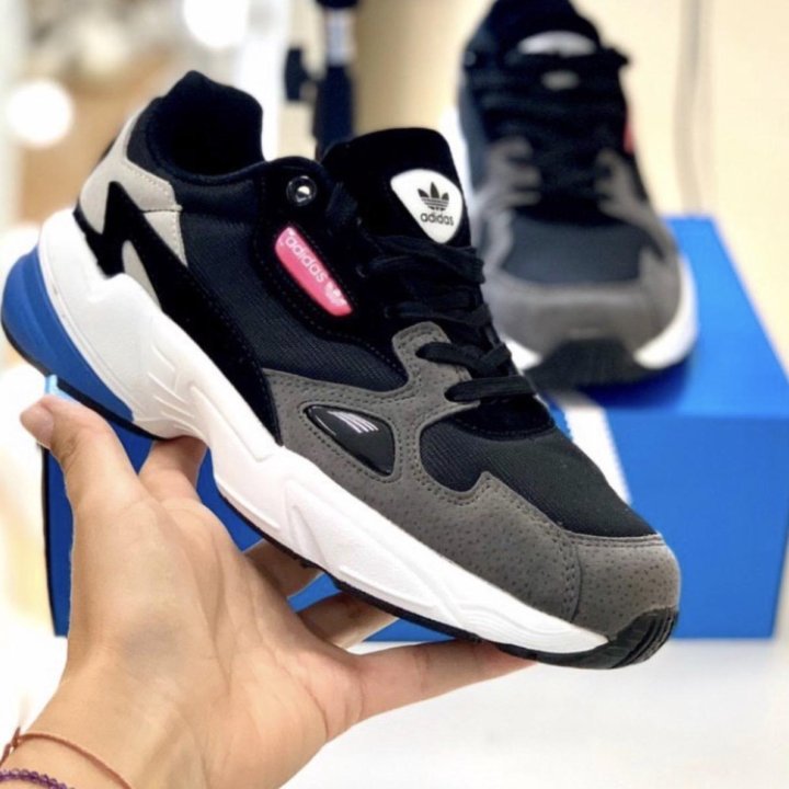 Кроссовки Adidas