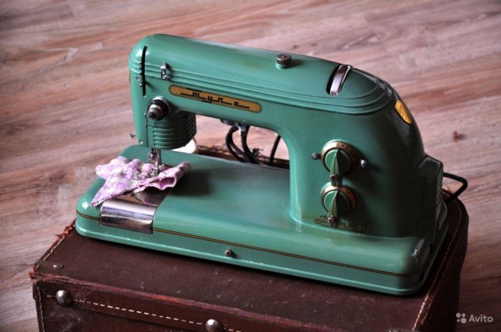 Швейная машинка тула модель. Тула 1 швейная машинка. М. Ниццоли швейная машинка «544»1957 г.. Швейная машина Тула модель 1. Машинка Тула модель 2.
