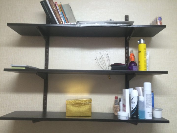 Советские полочки железные. Книжные полки со стеклом. Полка рубль. Полки на авито в москве. Советские полки со стеклом.