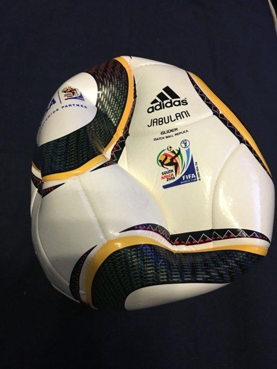 Футбольный мяч Adidas Jabulani replica – купить в Москве, цена 2 000 руб., продано 10 ноября 2016 – Игры с мячом