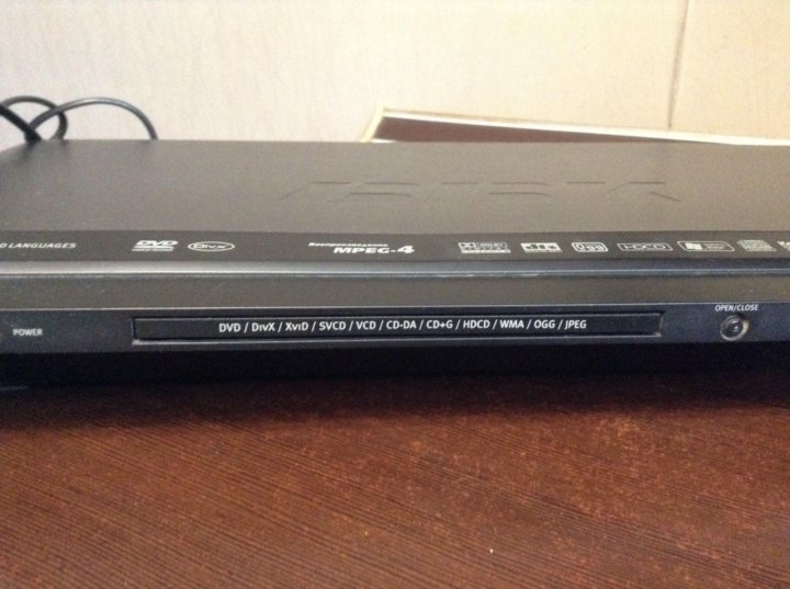 дивиди проигрыватель не читает флешку. Dvd-плеер deso tf-dvd 7187 d. может ли dvd проигрыватель читать диск со стороны картинки. Sony dvp-ns30. Dvd bbk dv911hd.