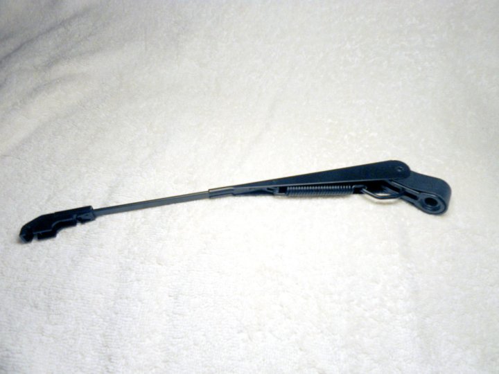 Поводки дворников приора. Рычаг стеклоочистителя ваз 2111. Поводок стеклоочистителя заднего стекла. Артикул рычагов стеклоочистителя passat b5 plus. Задний дворник вольво хс90.