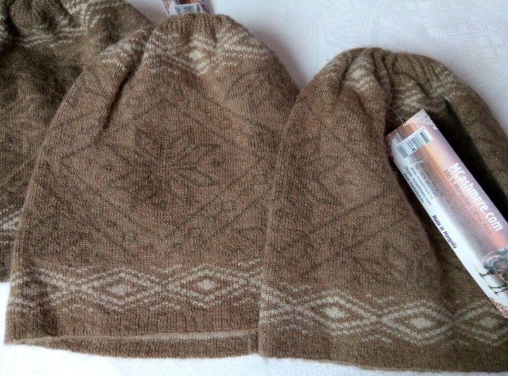 кашемировая шапка бини. вязаная шапка из верблюжьей шерсти. шапка из монгольской шерсти. шапка из монгольской шерсти. шапка ушанка из верблюжьей шерсти.