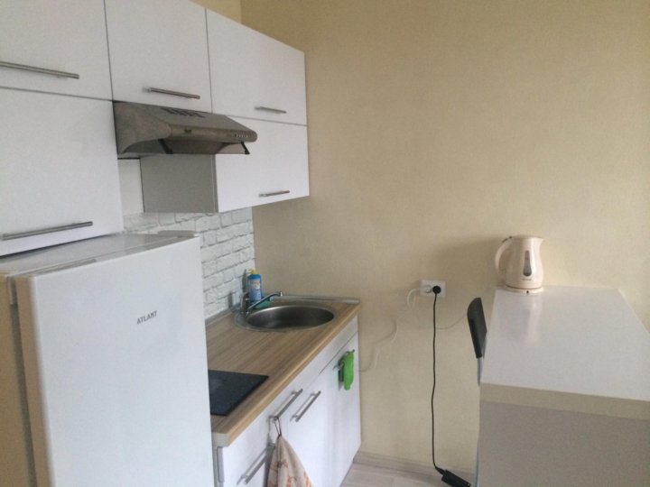 перегородка в комнате общежития. малосемейка сдается чистое лицо. купить малостмейку двух уомнатную со своим сан. унитаз в малосемейке. сыктывкар малосемейка со своим санузлом.