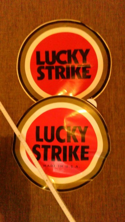 Скачай лаки страйки. Lucky Strike Lucky Strike Red DTS 200 Sticks. Сигареты лайки страйк Surf. Лаки страйк с кнопкой Surf. Сигареты Lucky Strike серф.