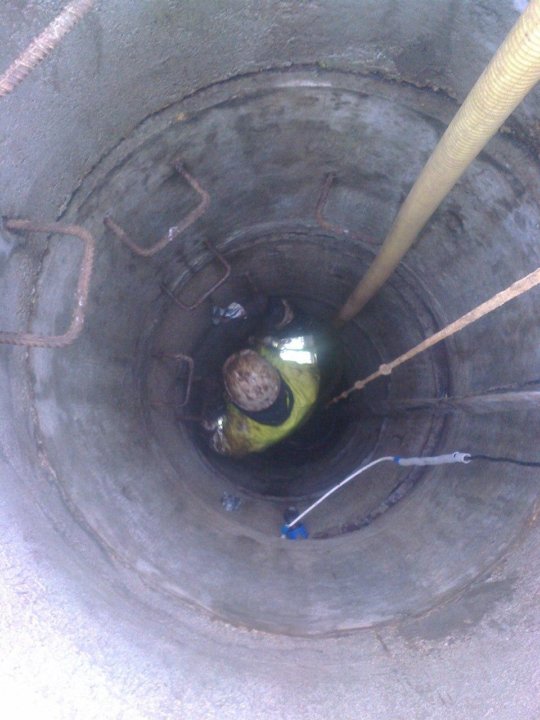 Копка колодцев в уфе. Копка колодцев в уфе. Копка колодца в уфе иглино. Углубление колодца. Колодец череповец.