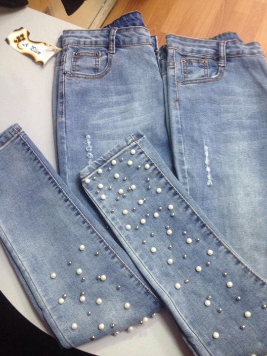 В чем популярность джинсов с бусинками и как их декорировать