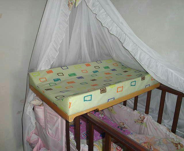 Фото пеленальной доски на кроватку