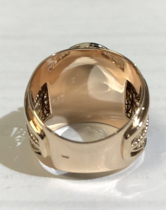 Кольцо в виде гайки золотое