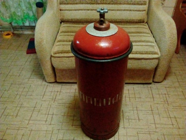 Баллон для пропана 50л. 2 Баллона пропан. Греческий газовый баллон. Старые желтый газовые баллоны.