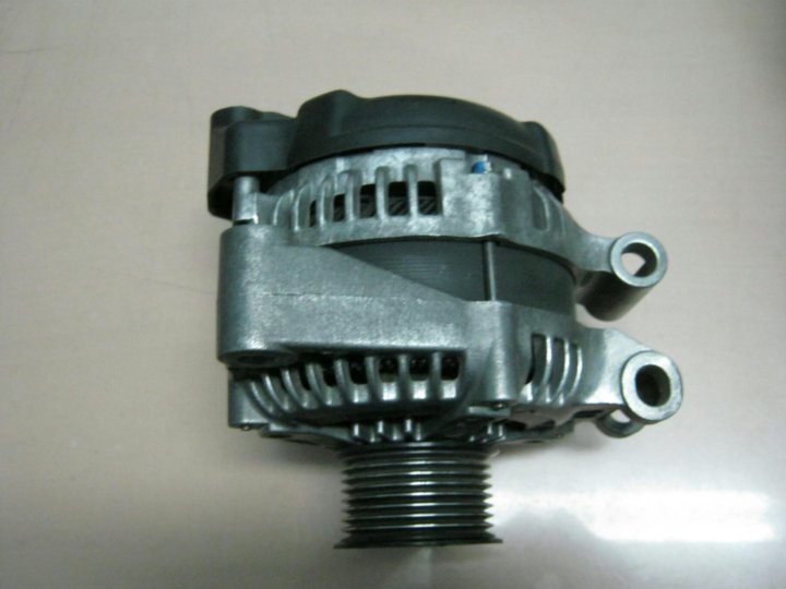 Генератор land rover discovery 3. 7 дизель. Генератор discovery 3 2. 7. А генератор range rover sport 2006.