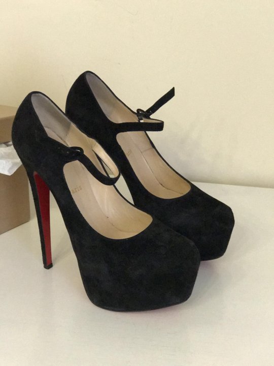 Lady hot sale daf louboutin