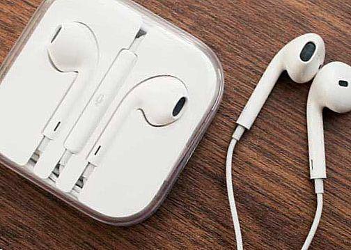 Наушника iphone 6. Md827fe/a наушники для Apple Earpods. Md827fe iphone. Наушники для айфона 6 проводные. Айфон 10 наушники в комплекте.