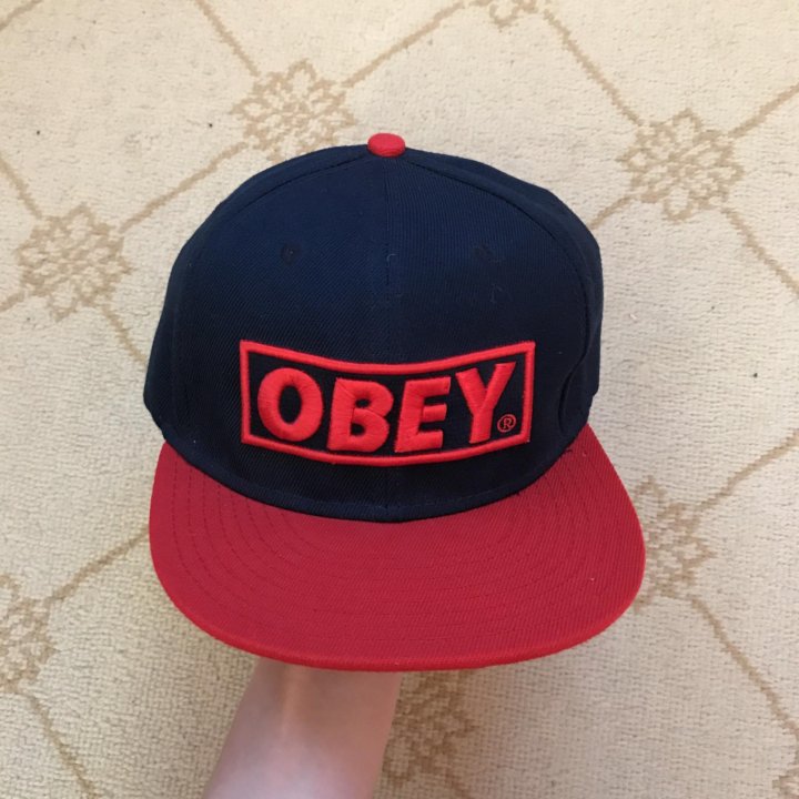 Кепка obey. Кепка Obey синяя. Красная кепка Obey. Кепка Обей с золотой.