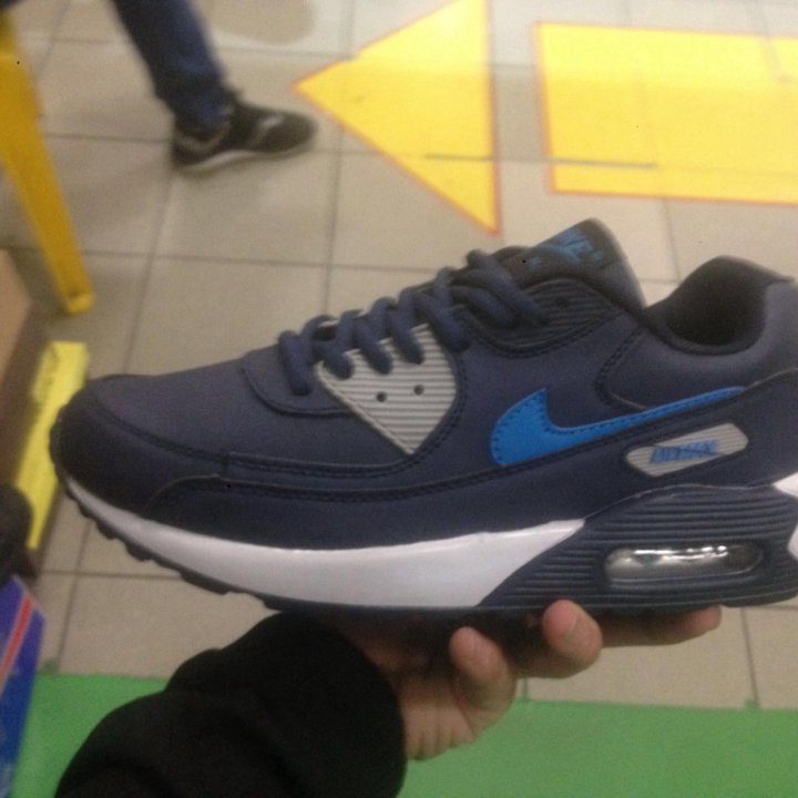 nike maks
