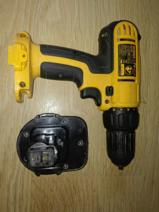Шуруповерт деволт 12в. Шуруповерт DEWALT 12v. Девольт шуруповерт 12в.