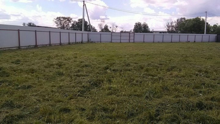 Участок земли огородили