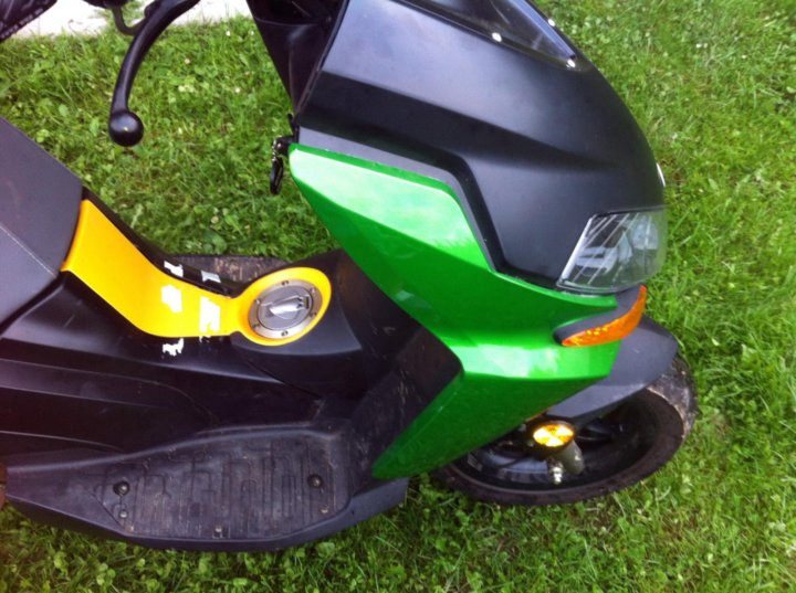 Скутер stels arrow 50 benelli. Скутер stels benelli 50. Stels arrow benelli 100. Скутер бенелли 100. Stels arrow benelli.