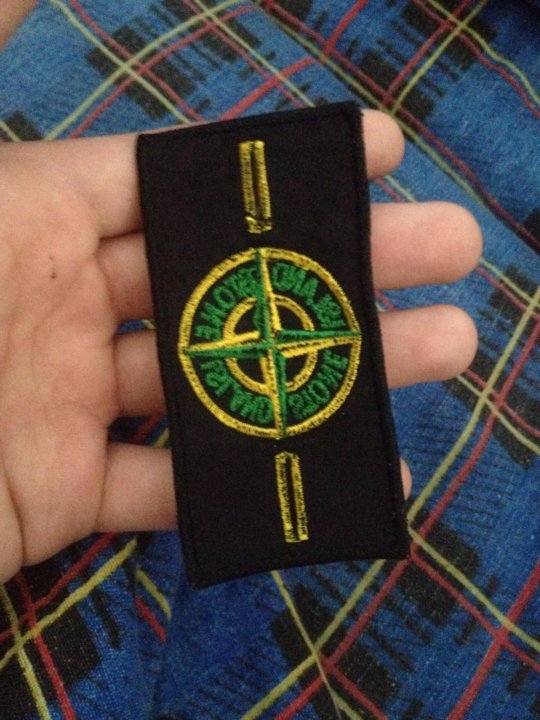 Оригинальный патч stone island фото