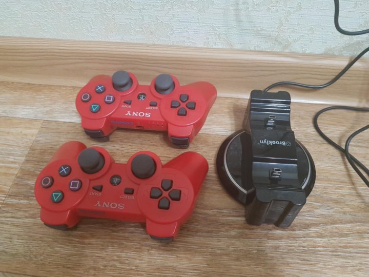 Как заряжать dualshock. Sony PLAYSTATION 3 зарядка джойстика. Зарядка для джойстика ps3. Сколько заряжается джойстик. Как заряжать геймпад ps4 от розетки.