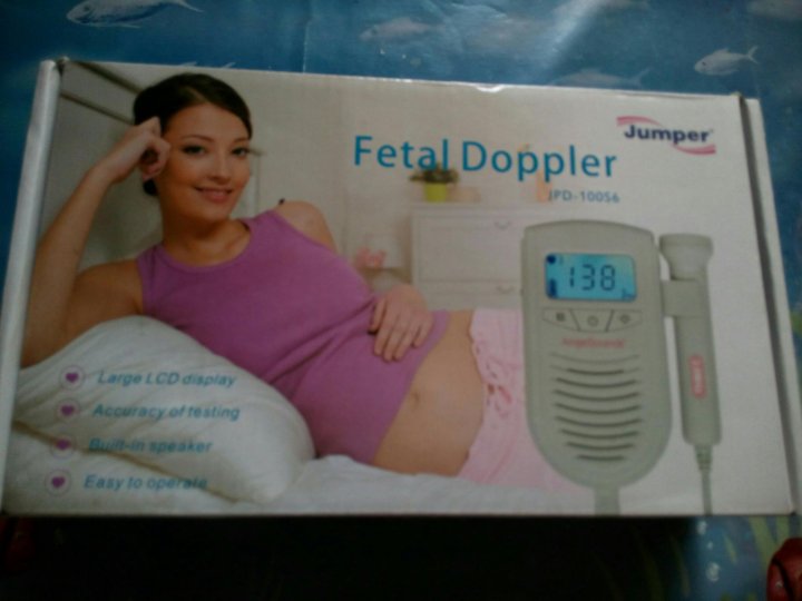 Доплер на каком сроке. Фетальный допплер первый триместр. Аппарат для беременных для прослушивания сердцебиения. Допплер для беременных w8. УЗИ доплер реклама наружная.