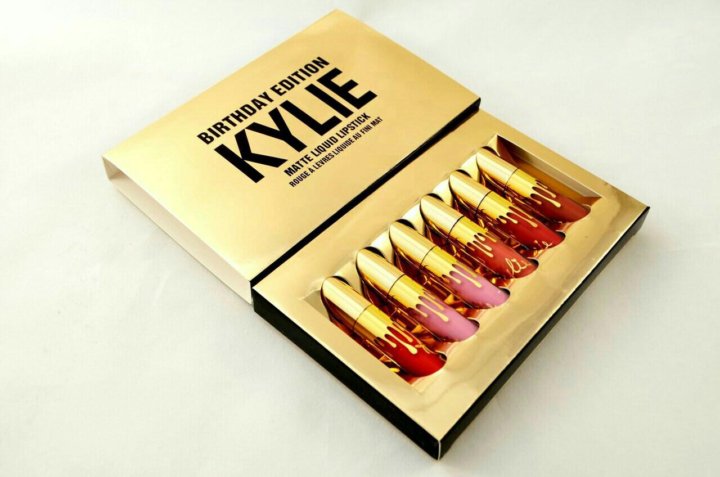 Birthday edition. Набор Kylie Birthday Poppin. Валдберис набор помад Кайли. Kylie Birthday Edition матовый блеск+карандаш. Kylie Birthday Matt.