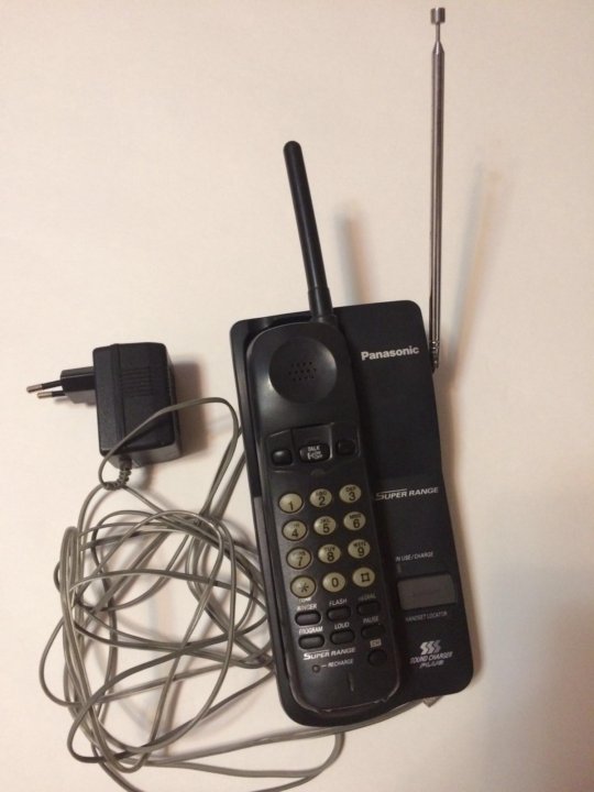 Телефон панасоник радио. Panasonic телефон с антенной. 380 Радиостанция Panasonic стационарная. Телефон с антенкрй черно белый Панасоник. Домашний телефон Панасоник с антенной.