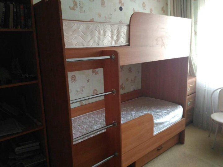 Кровать двухъярусная старого образца