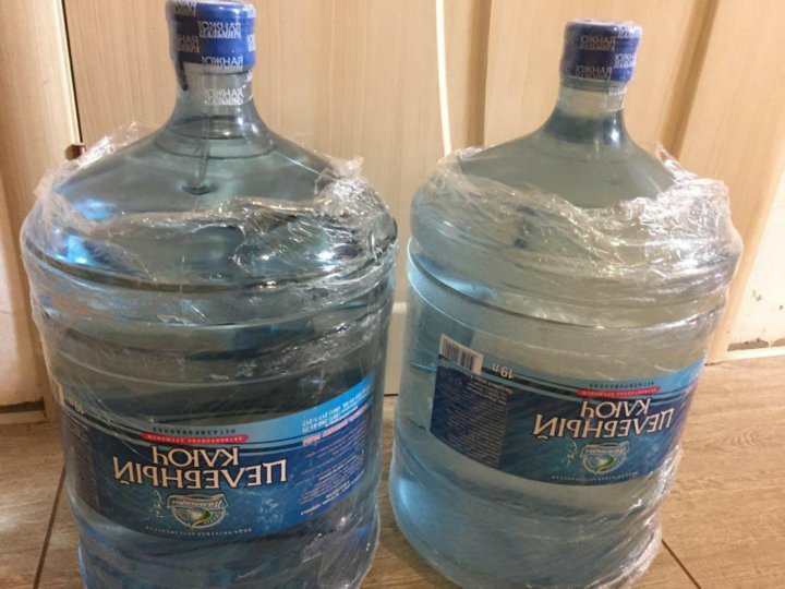19 литров краснодар. Склад воды 19 литров. Вода 20 литров Краснодар. Питьевая вода из Новгорода в 6 литровых бутылках. Питьевая вода Кайтаг 10.07 литров.