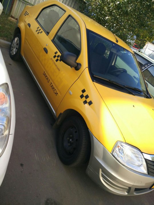 Renault Logan Р¶РµР»С‚С‹Р№