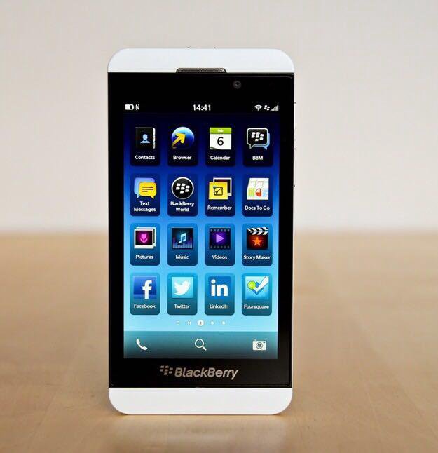 Dreame z30. BLACKBERRY z10 stl100-2. Vinko z10 смартфон. BLACKBERRY z10 фото. Z10 Duo.