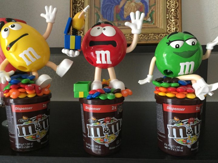 Подарок ммдемс. Игрушка-диспенсер m&m's. Mms диспенсер. Игрушки ммдемс. Коробка m m's.